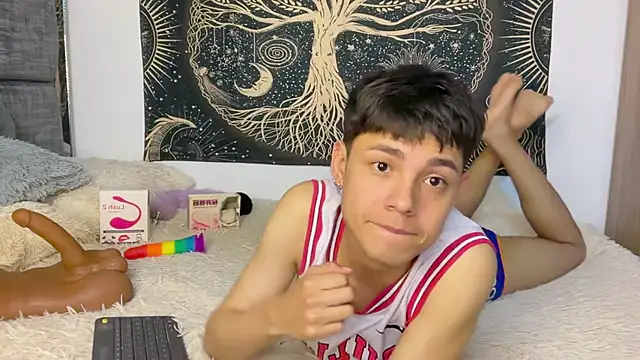 Andy_Belier23 Show in webcam