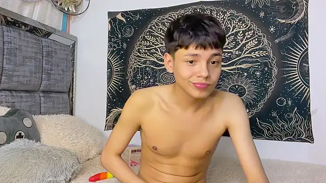 Andy_Belier23 Show in webcam