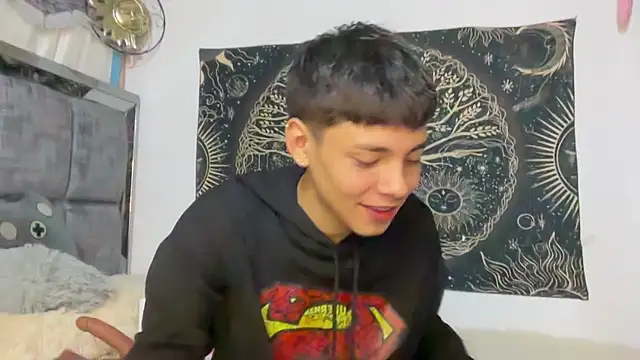 Pokazy przed kamerką – Andy_Belier23