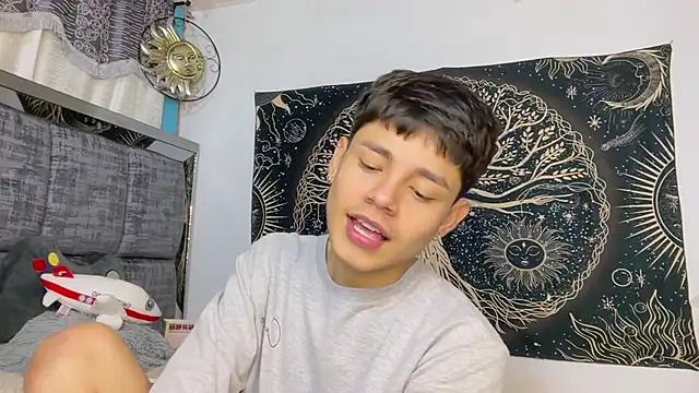 הופעת וובקאם של Andy_Belier23