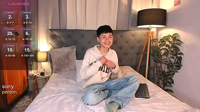 Pokazy przed kamerką – Andy_Belier23