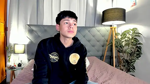 Andy_Belier23 网络视讯表演