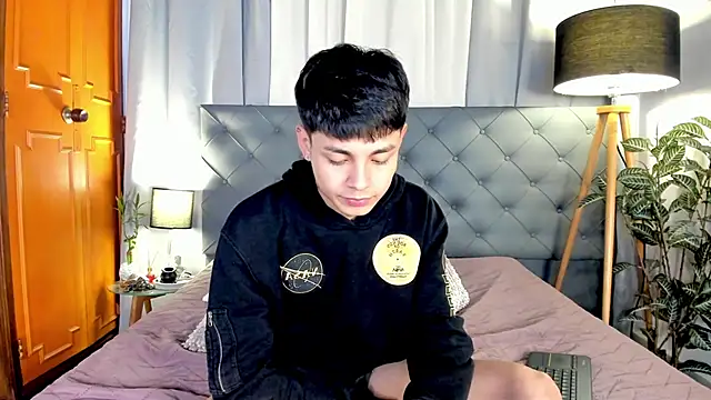 Andy_Belier23 Pertunjukan Webcam