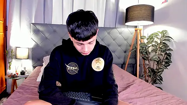 Andy_Belier23 在線直播表演