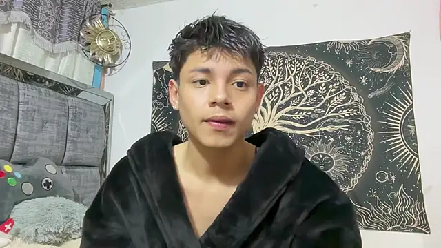 Andy_Belier23 Show in webcam
