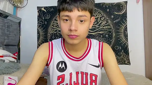 Andy_Belier23's Webcam Show