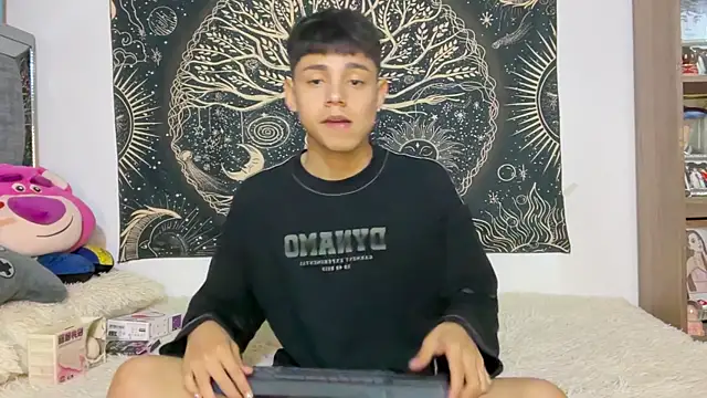Andy_Belier23 webkamerás műsora