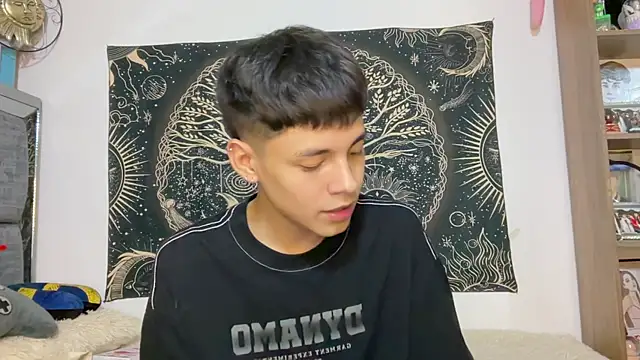 Andy_Belier23 Pertunjukan Webcam