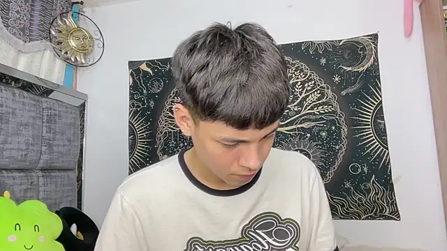 Andy_Belier23 网络视讯表演