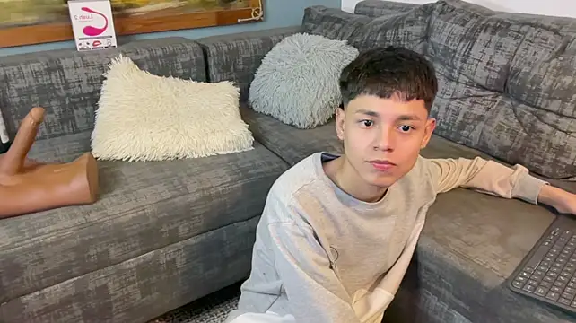 Andy_Belier23 网络视讯表演