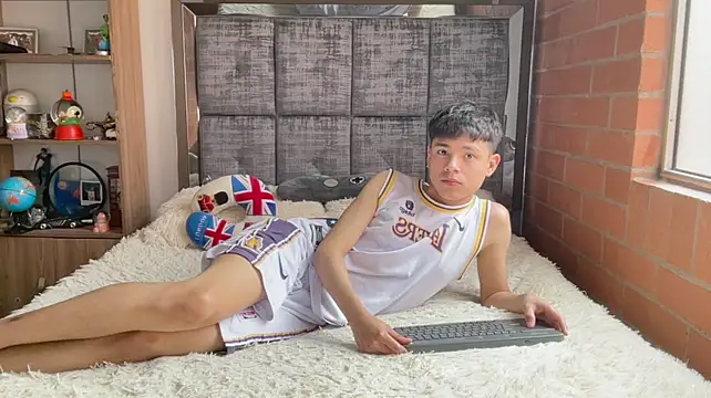 Show modela Andy_Belier23 na web-kameri