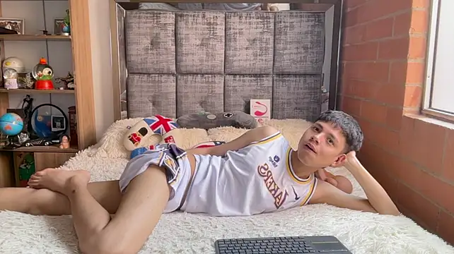 Pertunjukan Kamera Web Andy_Belier23
