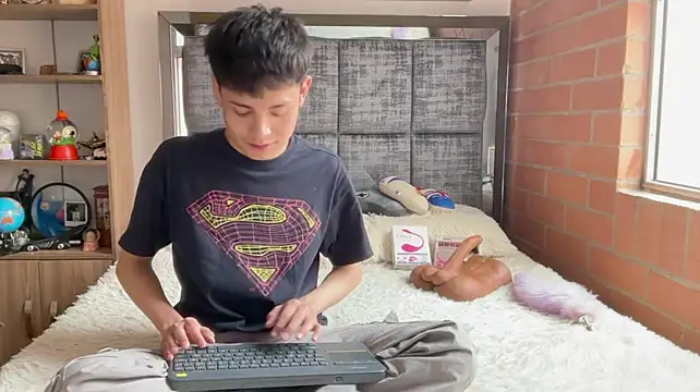 Pertunjukan Kamera Web Andy_Belier23