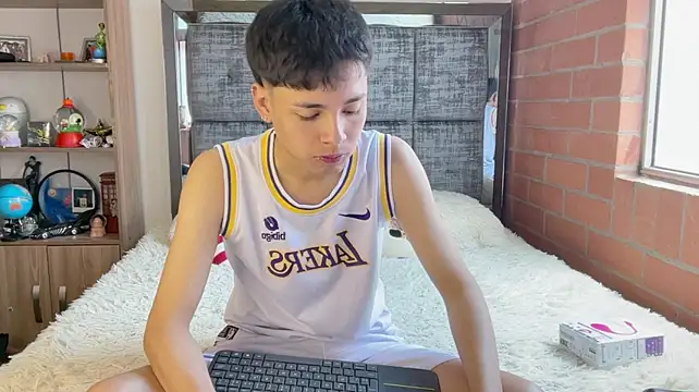 Andy_Belier23 Pertunjukan Webcam