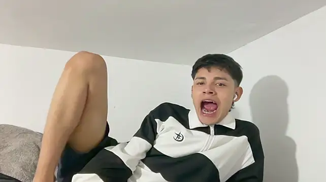 Andy_Belier23's Webcam Show