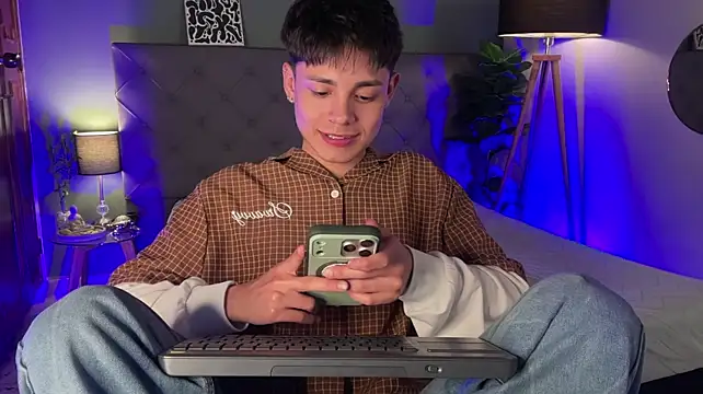 Andy_Belier23 网络视讯表演