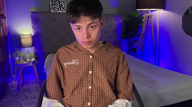 Andy_Belier23 Show in webcam
