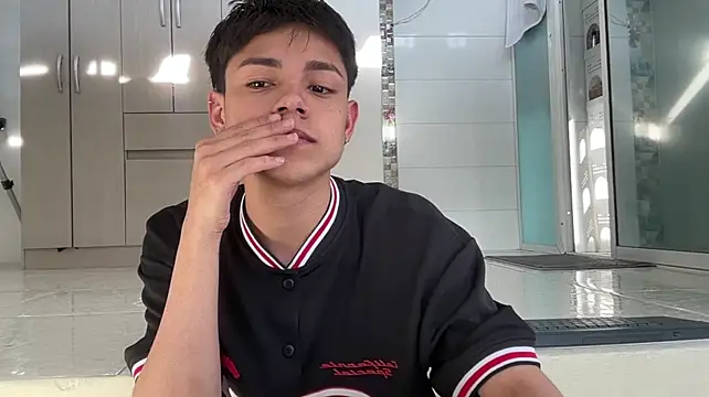 Andy_Belier23 Adlı Modelin Web Kamerası Şovu