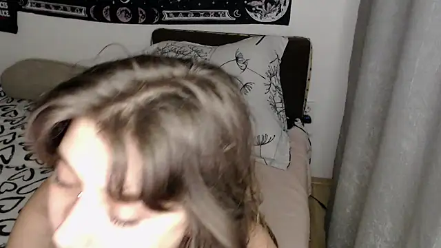 צ'אט XXX בשידור חי של AlienforTwenty