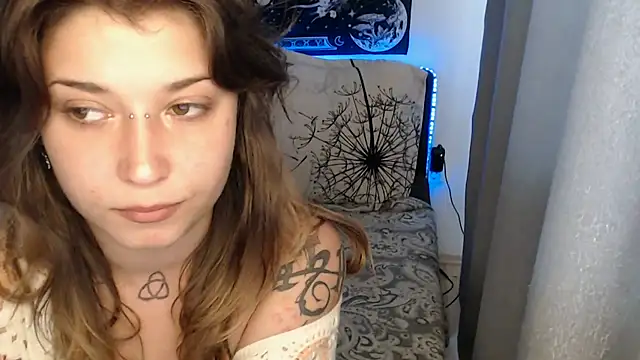 XXX chat uživo modela AlienforTwenty