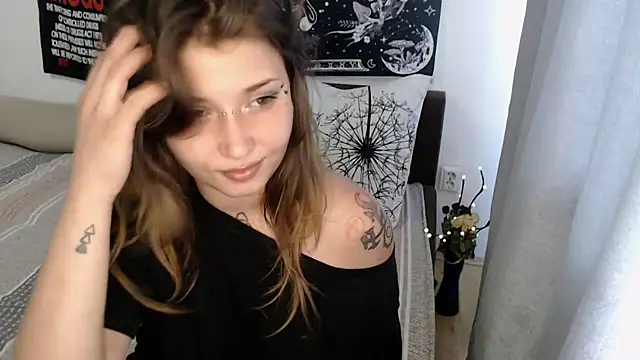 AlienforTwenty XXX чат на живо