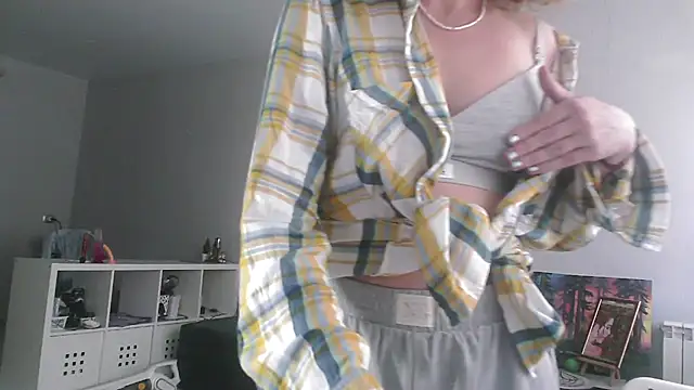 Alice_newhome Show Webcam