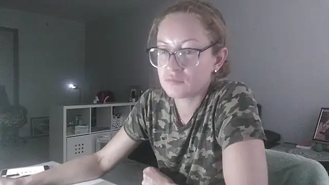 XXX chat uživo modela Alice_newhome