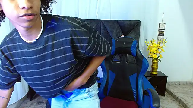 angelll18_'s Webcam Show