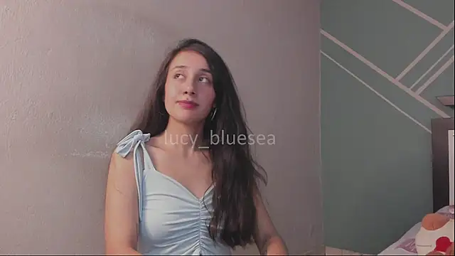 Lucy-Bluesea – Live XXX-chat