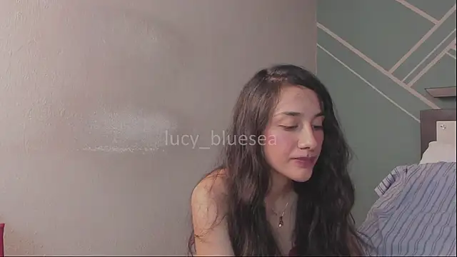 Chat XXX en directo de Lucy-Bluesea