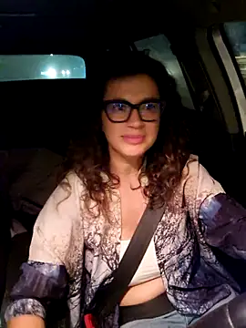 MiraBennetのウェブカメラショー