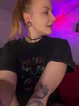 Pokazy przed kamerką – CherryyCheeks