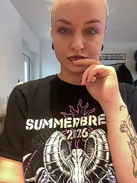 CherryyCheeks élő XXX-chatje