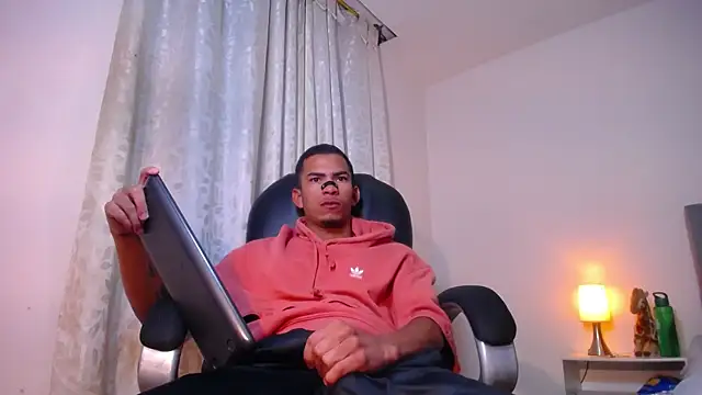 TOMBOYSEXX Pertunjukan Webcam