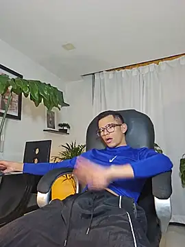 TOMBOYSEXX Show in webcam