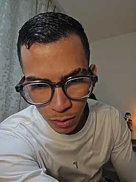 הופעת וובקאם של TOMBOYSEXX