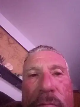 הופעת וובקאם של alwaysDTF444