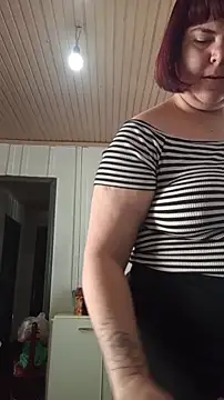 Lua_Purple Adlı Modelin Canlı XXX Sohbeti