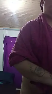 Lua_Purple Show in webcam