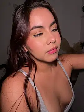 Chat XXX ao vivo de Zarahs_Blare1