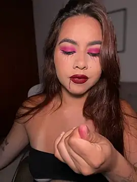Chat XXX en directo de Zarahs_Blare1