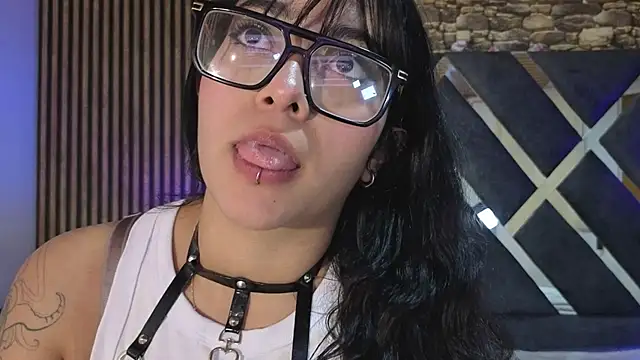 دردشة Amy_channel الجنسية المباشرة