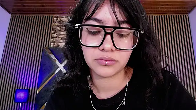 دردشة Amy_channel الجنسية المباشرة