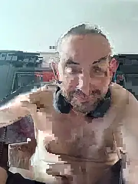 Show modela CumDumpPig83 na web-kameri