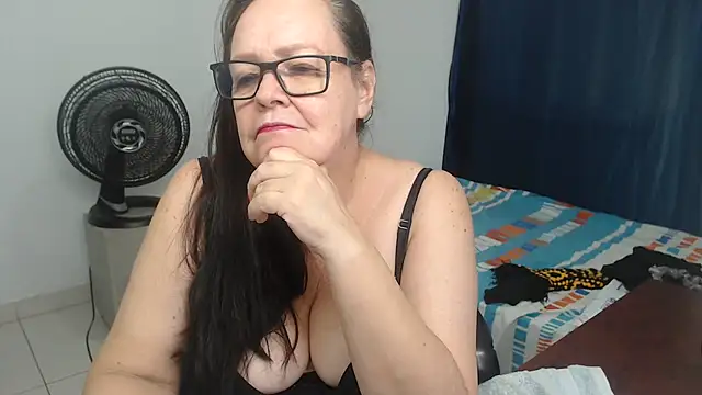 Chat +18 de latinalili9 ao vivo