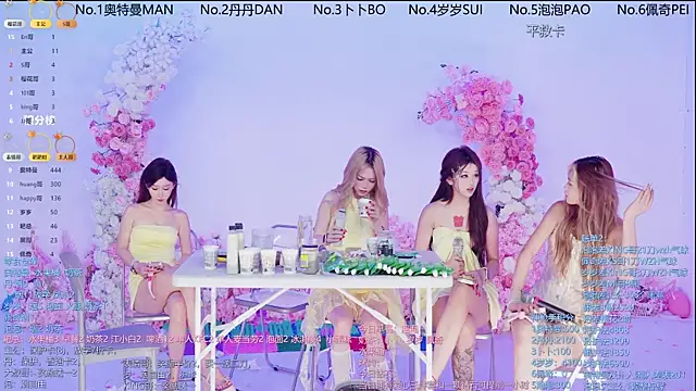Luckygirls-339: διαδικτυακό σόου στην κάμερα
