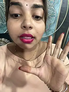 Show modela Aayra_Joshi na web-kameri