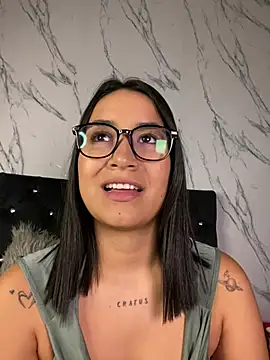 Val12777 Chat XXX live