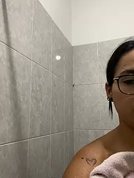 Val12777 Live XXX Chat