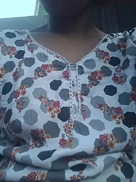 צ'אט XXX בשידור חי של x_ranii